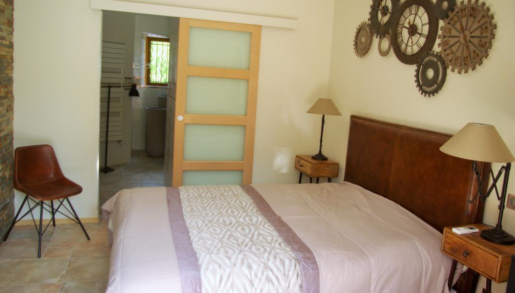 Bed and Breakfast Domaine Les Cigales Муан-Сарту Номер фото